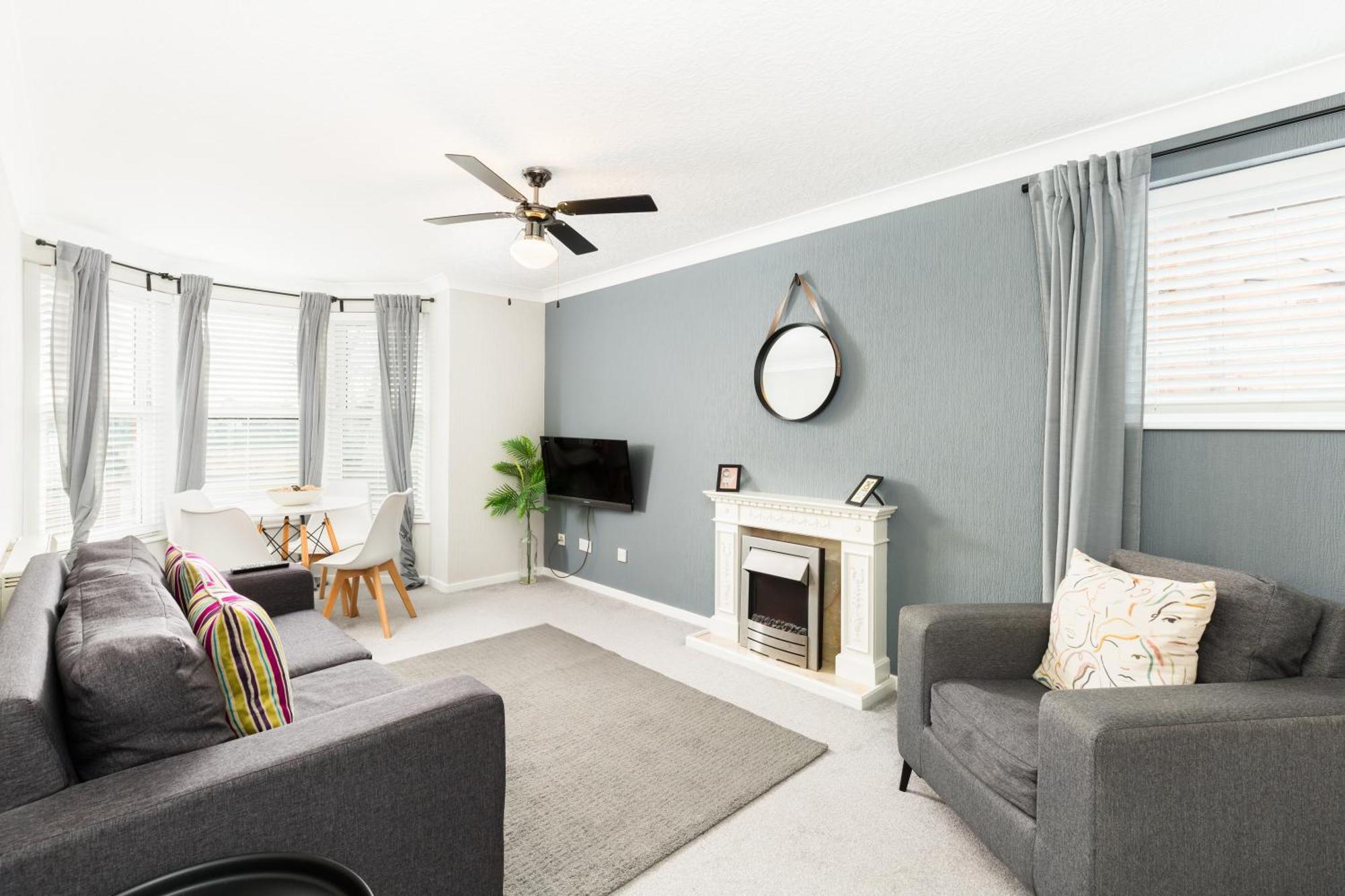 Modern 2-Bedroom Apartments With Free Parking In ليمينغتون المظهر الخارجي الصورة