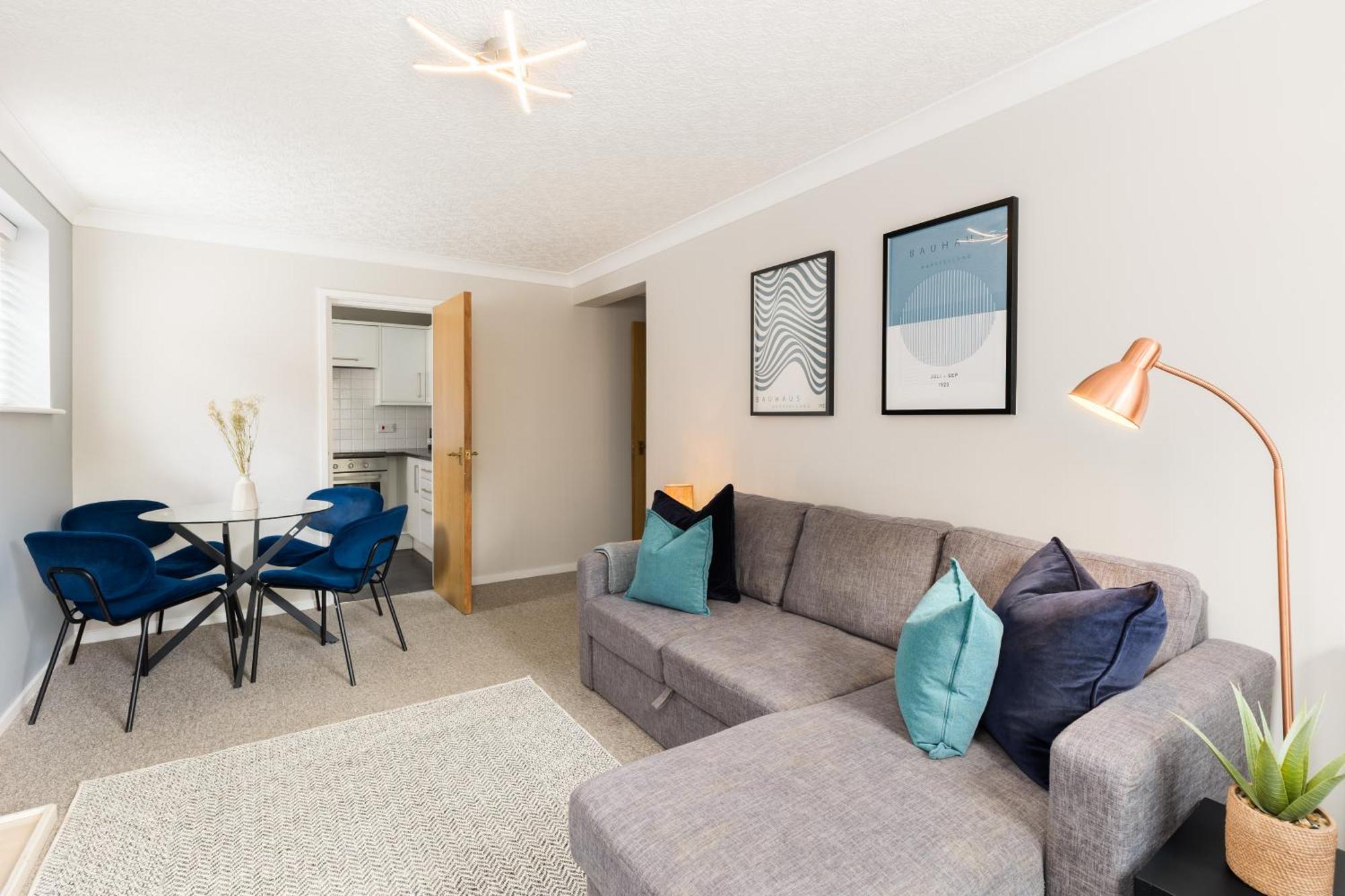 Modern 2-Bedroom Apartments With Free Parking In ليمينغتون المظهر الخارجي الصورة