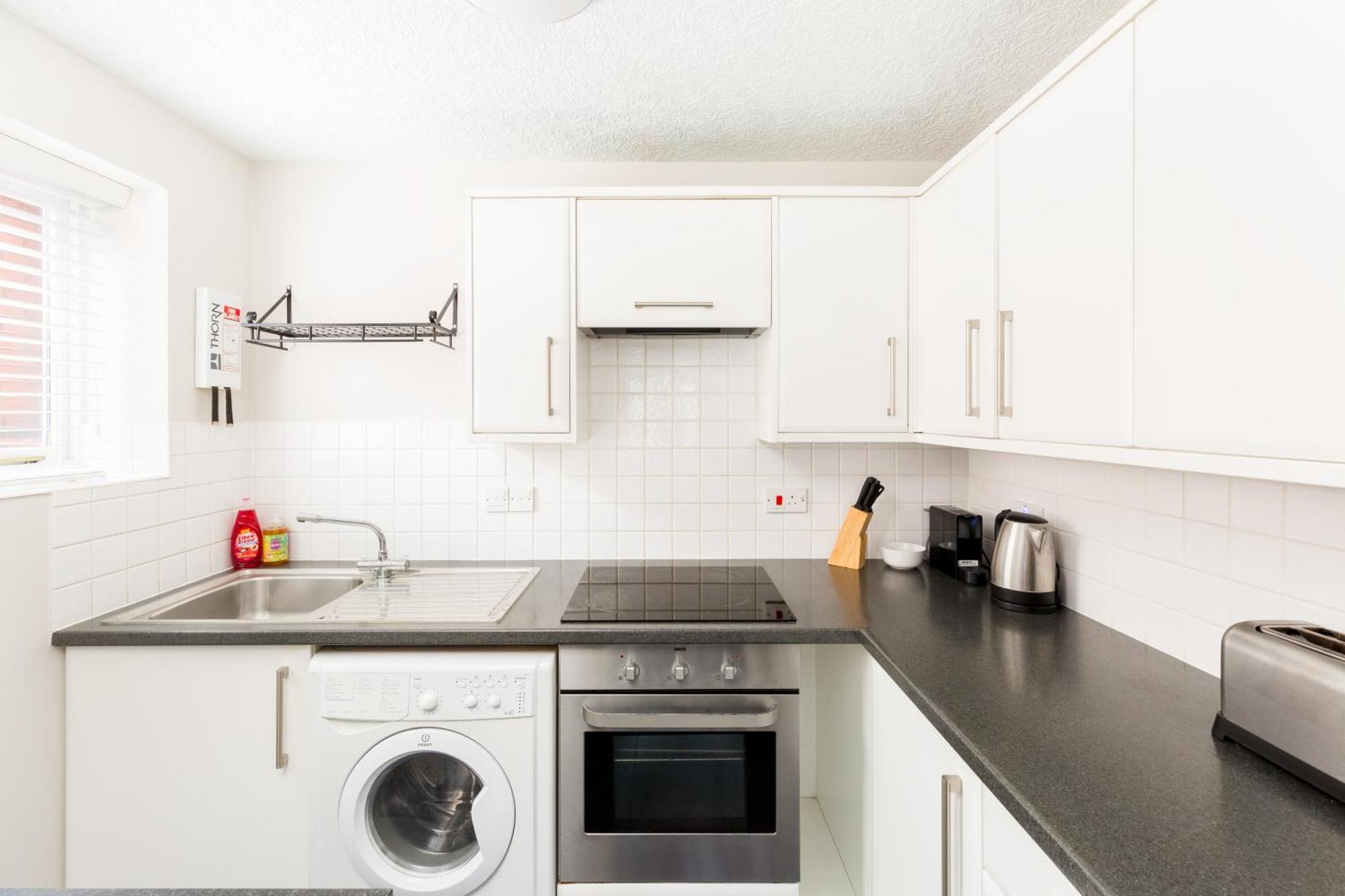 Modern 2-Bedroom Apartments With Free Parking In ليمينغتون المظهر الخارجي الصورة