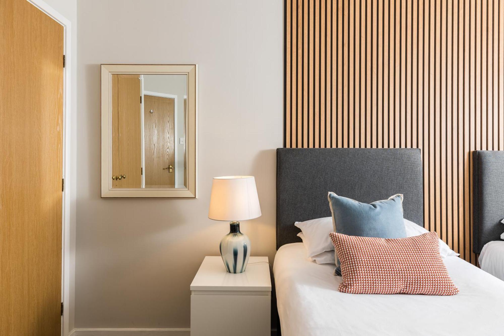 Modern 2-Bedroom Apartments With Free Parking In ليمينغتون المظهر الخارجي الصورة
