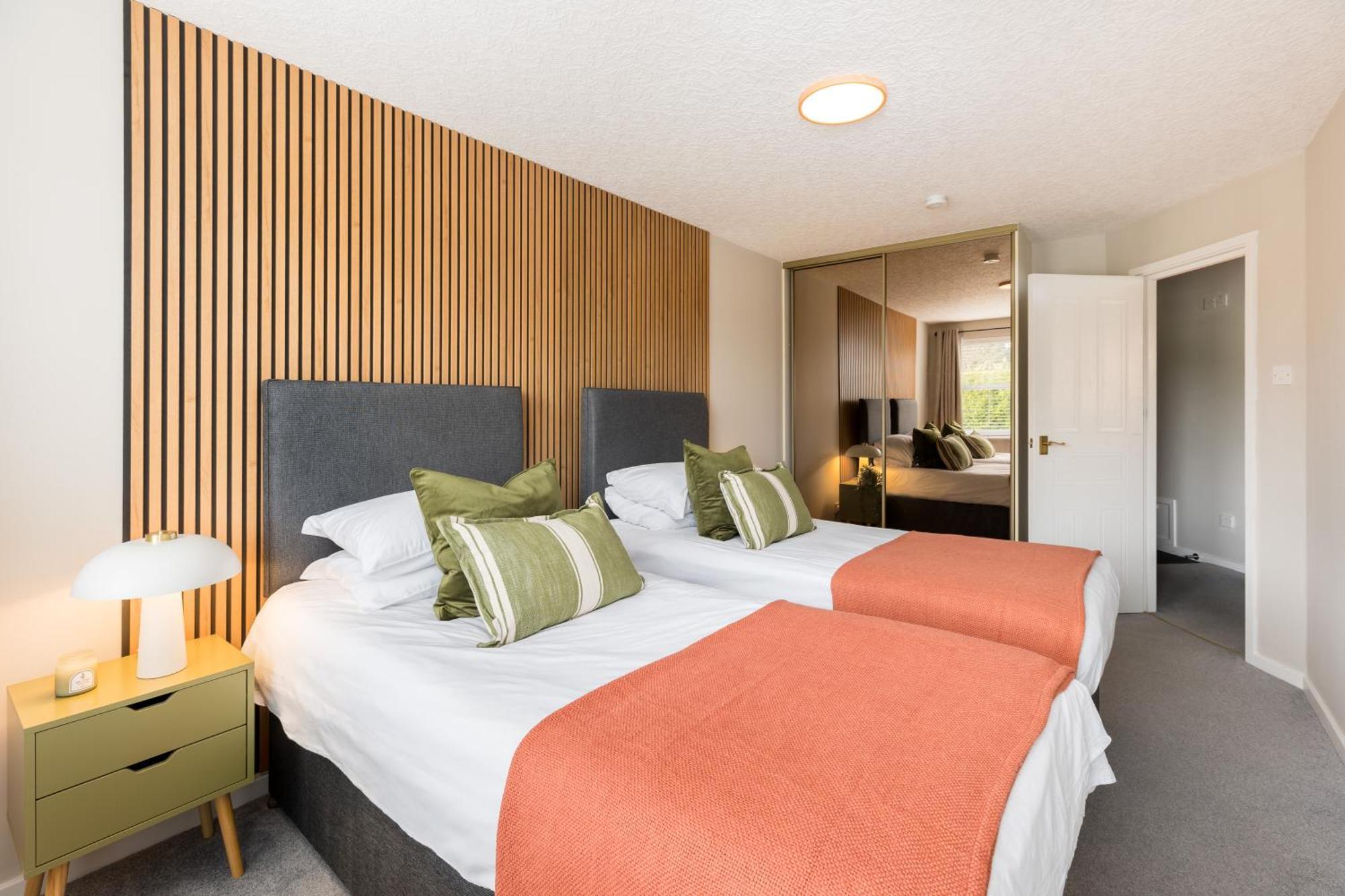 Modern 2-Bedroom Apartments With Free Parking In ليمينغتون المظهر الخارجي الصورة